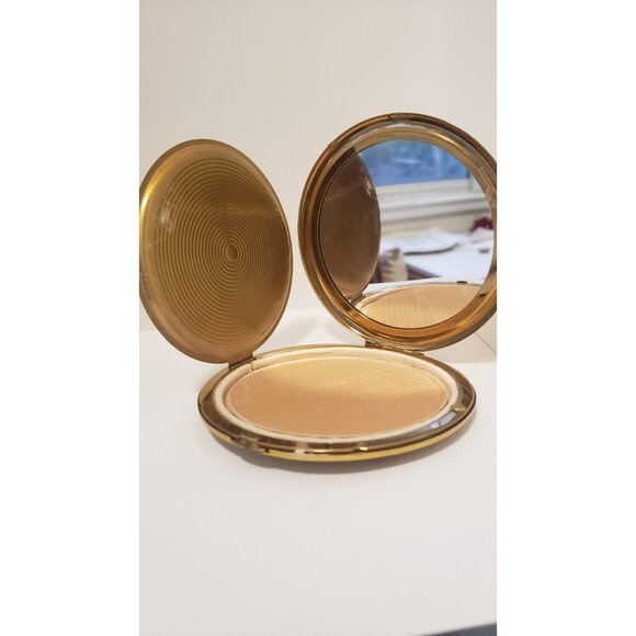 Vintage Gold Tone Compact: Crinoline Lady Design, Vanity Mirror - Picture 4 of 10